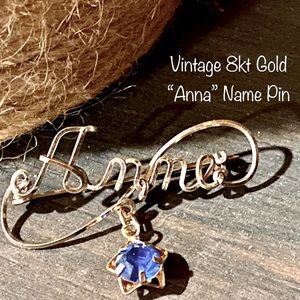 Vintage 8kt Gold - Anne Script Name Pin